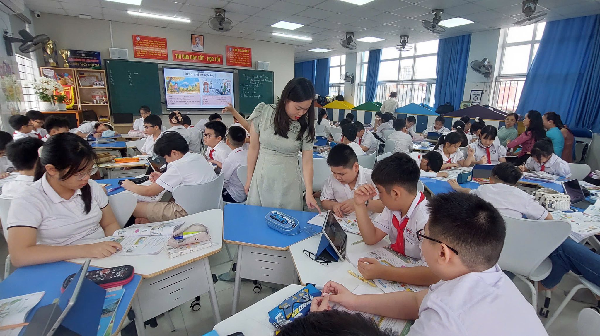 Chuy&ecirc;n đề m&ocirc;n Tiếng Anh kết hợp phương ph&aacute;p dạy học theo Trạm c&ugrave;ng kĩ thuật AI tại Trường Tiểu học Nguyễn Văn Tố