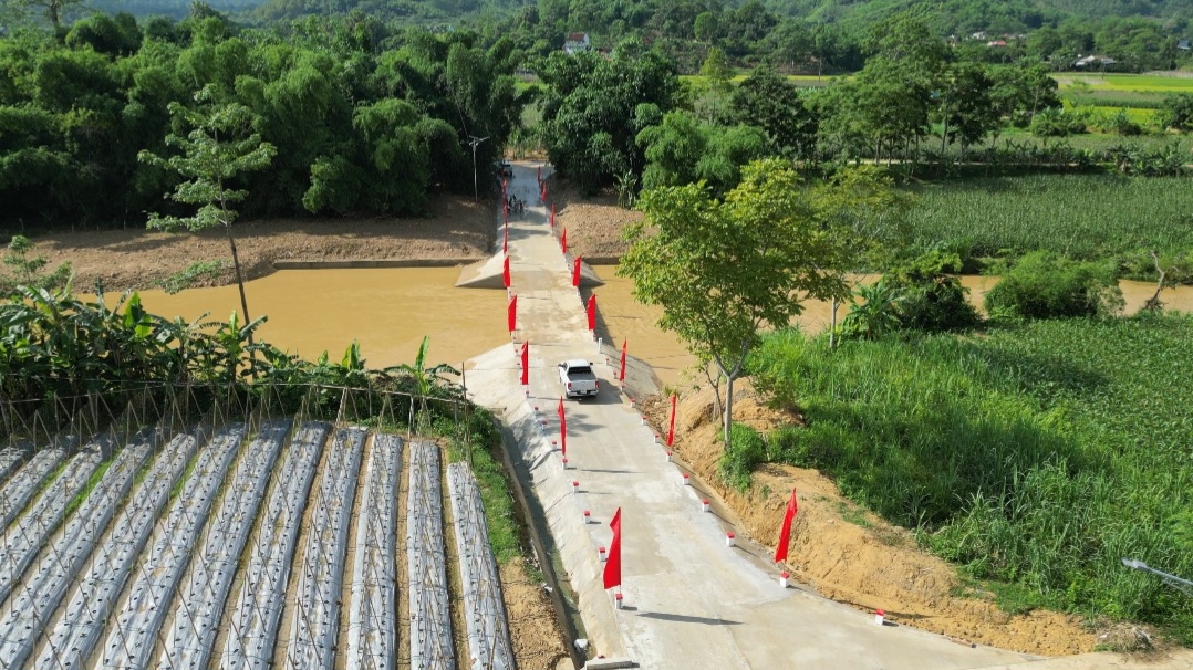 Cầu tr&agrave;n B&igrave;nh Thể ng&agrave;y kh&aacute;nh th&agrave;nh