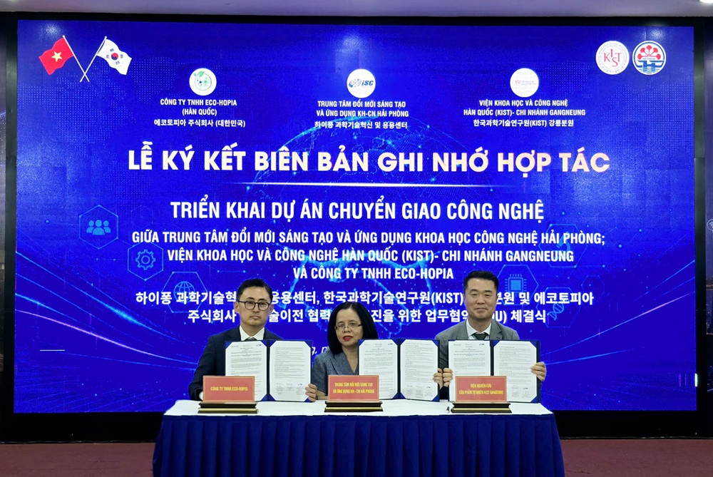 Lễ k&yacute; kết bi&ecirc;n bản ghi nhớ hợp t&aacute;c triển khai Dự &aacute;n chuyển giao c&ocirc;ng nghệ giữa Trung t&acirc;m Đổi mới s&aacute;ng tạo v&agrave; Ứng dụng khoa học c&ocirc;ng nghệ Hải Ph&ograve;ng; Viện KIST; Chi nh&aacute;nh Gangneung v&agrave; C&ocirc;ng ty TNHH Eco-Hopia