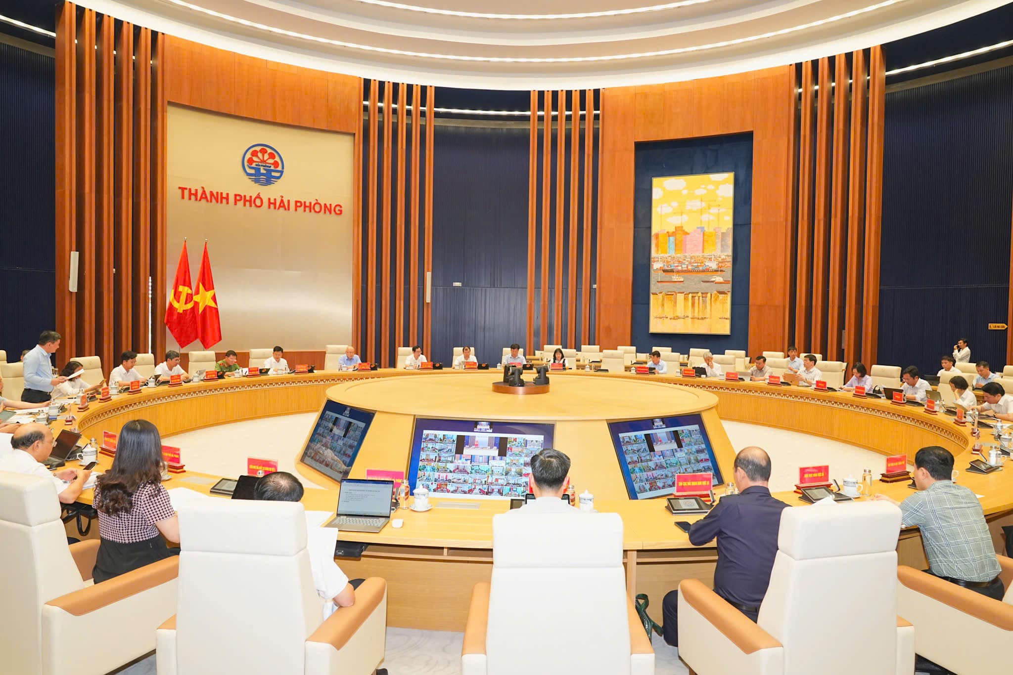Quang cảnh phi&ecirc;n họp thường kỳ th&aacute;ng 5/2026