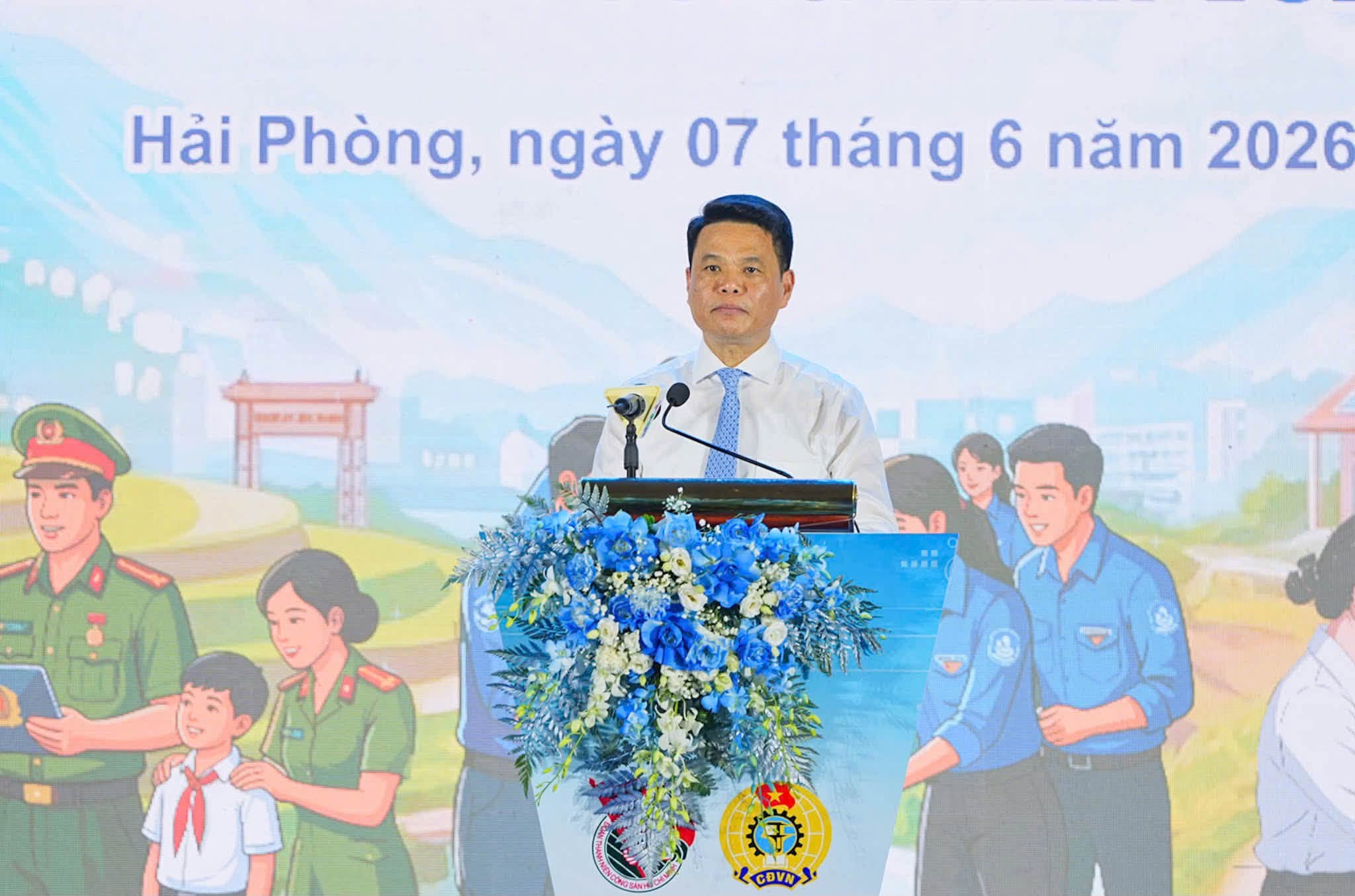 L&ecirc; Ngọc Ch&acirc;u, Ủy vi&ecirc;n Trung ương Đảng, B&iacute; thư Th&agrave;nh ủy, Trưởng Đo&agrave;n đại biểu Quốc hội th&agrave;nh phố Hải Ph&ograve;ng ph&aacute;t biểu chỉ đạo tại lễ ra qu&acirc;n.