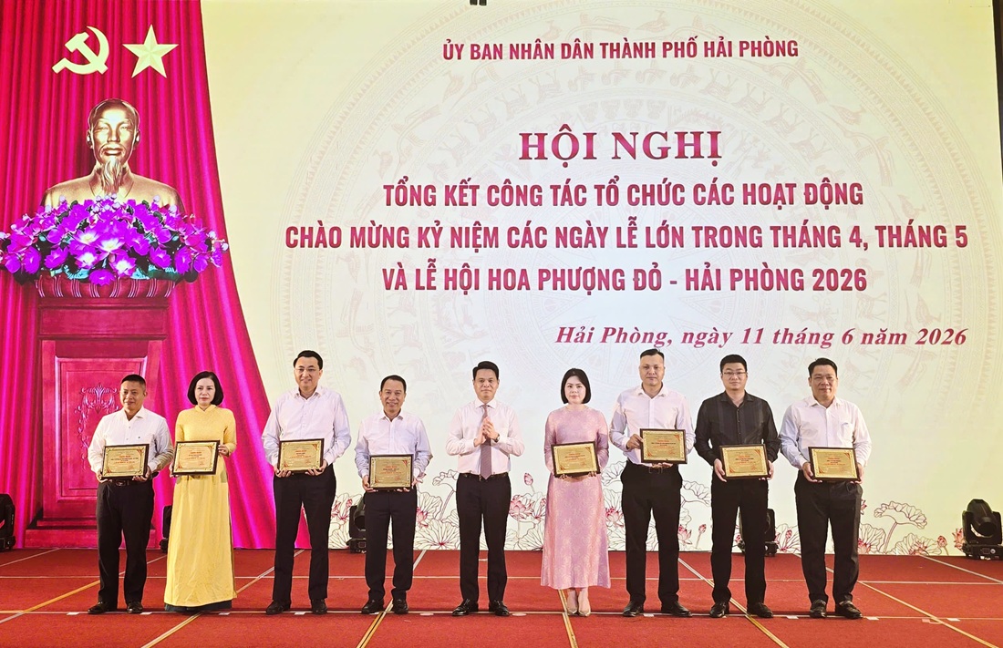 Ủy ban nhân dân thành phố Hải Phòng đã quyết định tặng Giấy chứng nhận cho các đơn vị, đã đóng góp, tài trợ các nguồn lực góp phần tổ chức thành công các hoạt động chào mừng kỷ niệm các ngày lễ lớn trong tháng 4, tháng 5 và Lễ hội Hoa Phượng Đỏ - Hải Phòng năm 2026.