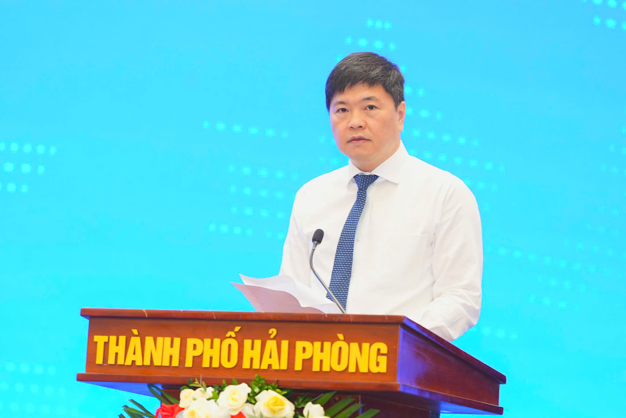 &Ocirc;ng Ho&agrave;ng Minh Cường, Ph&oacute; chủ tịch UBND TP. Hải Ph&ograve;ng ph&aacute;t biểu khai mạc Hội thảo