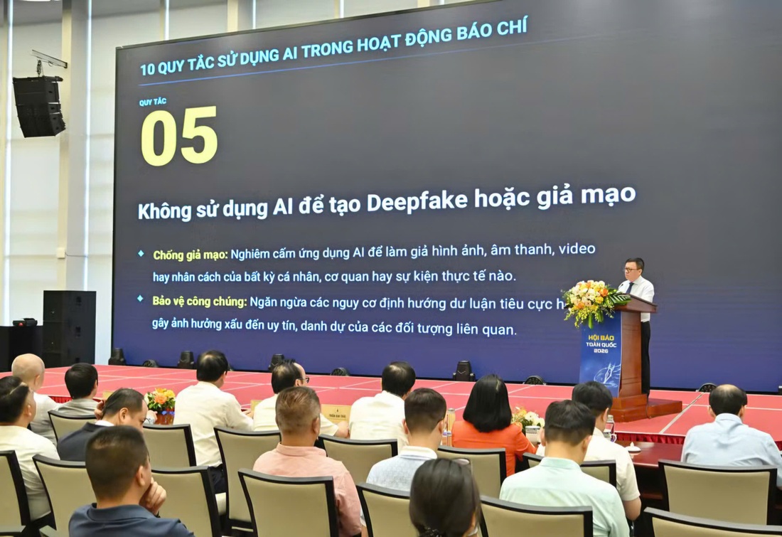 Chủ tịch Hội Nhà báo Việt Nam Lê Quốc Minh nêu 10 quy tắc sử dụng AI trong hoạt động báo chí
