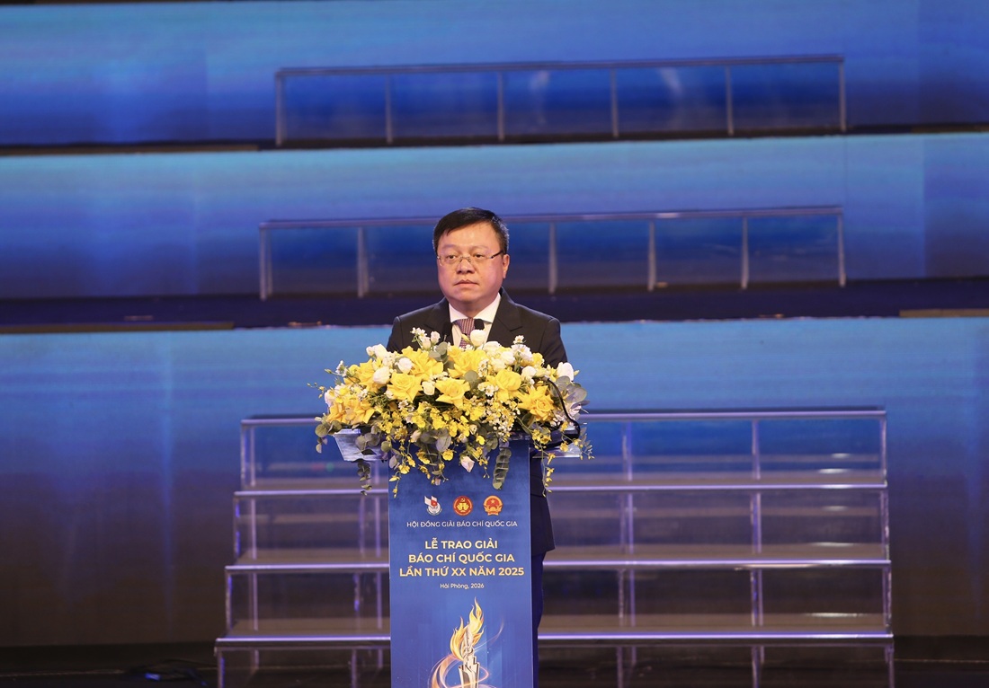 Ông Lê Quốc Minh, Phó Trưởng Ban Tuyên giáo và Dân vận Trung ương, Chủ tịch Hội Nhà báo Việt Nam, Tổng Biên tập Báo Nhân dân, Trưởng Ban Chỉ đạo Giải Báo chí quốc gia phát biểu khai mạc Lễ trao giải