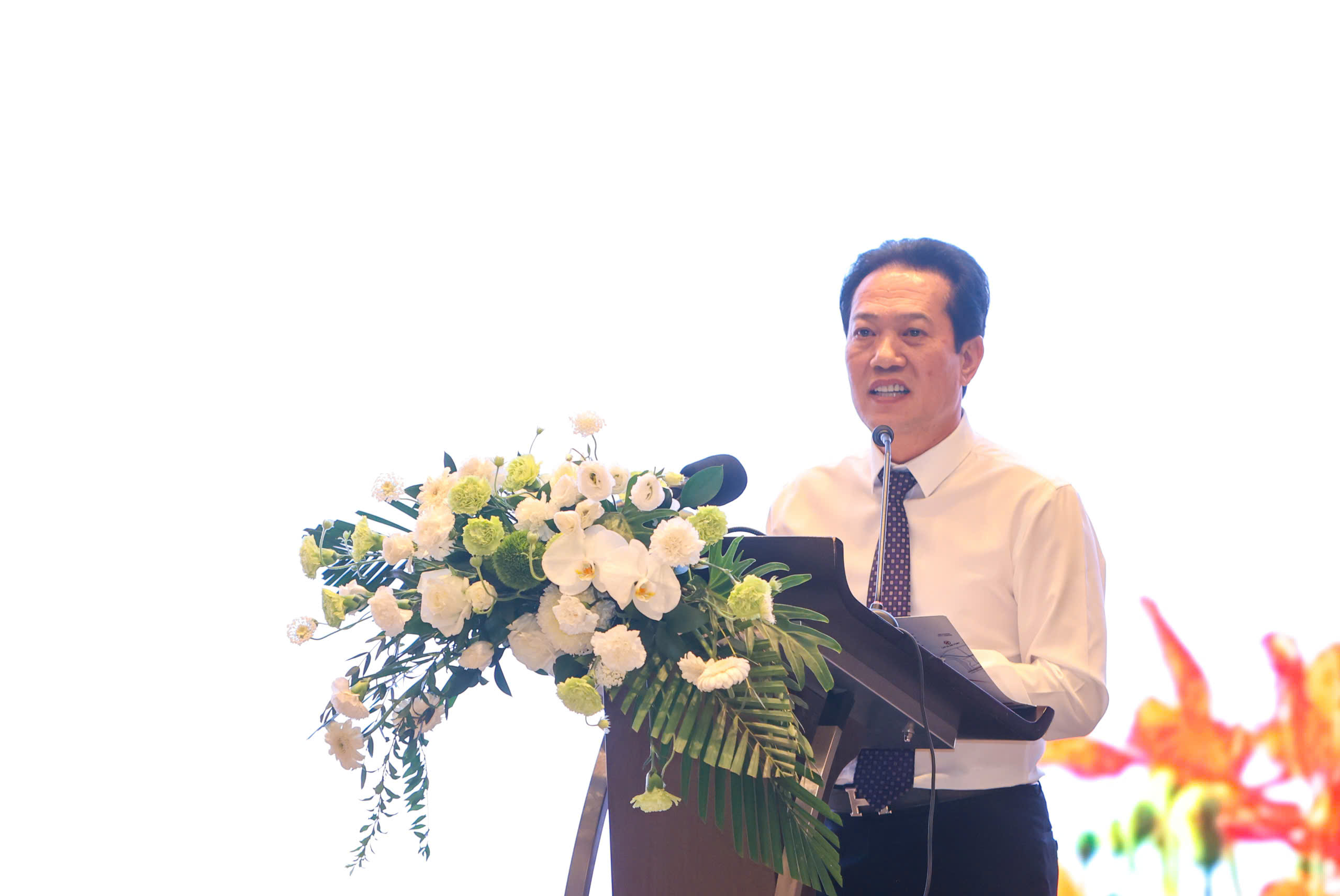&Ocirc;ng Trần Văn Thắng, Chủ tịch Hiệp hội Doanh nghiệp th&agrave;nh phố Hải Ph&ograve;ng, Chủ tịch Hội đồng quản trị Tập đo&agrave;n Sao Đỏ ph&aacute;t biểu tại Hội nghị