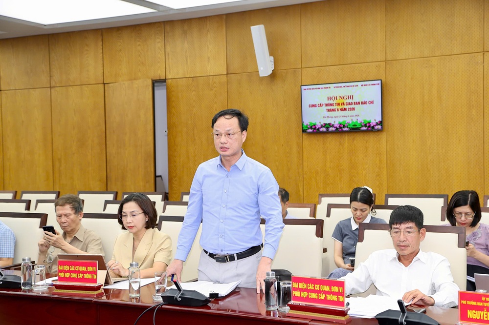 Đại diện Ban Quản lý Khu kinh tế Hải Phòng thông tin về Lễ khởi công Dự án đầu tư xây dựng Khu chức năng dịch vụ thuộc Khu công nghiệp Đại An