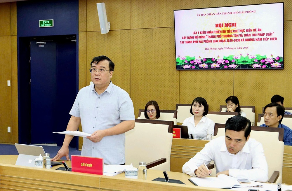 Đại diện Sở Tư ph&aacute;p Hải Ph&ograve;ng ph&aacute;t biểu &yacute; kiến
