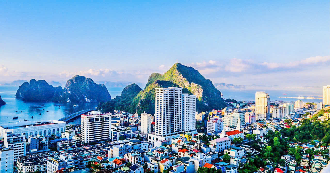 Quảng Ninh đặt mục ti&ecirc;u đến năm 2030 sẽ ho&agrave;n th&agrave;nh khoảng 48,65 triệu m&sup2; s&agrave;n nh&agrave; ở (tương đương 349.666 căn nh&agrave; mới), kh&ocirc;ng c&ograve;n nh&agrave; đơn sơ, thiếu ki&ecirc;n cố. Ảnh: T.T