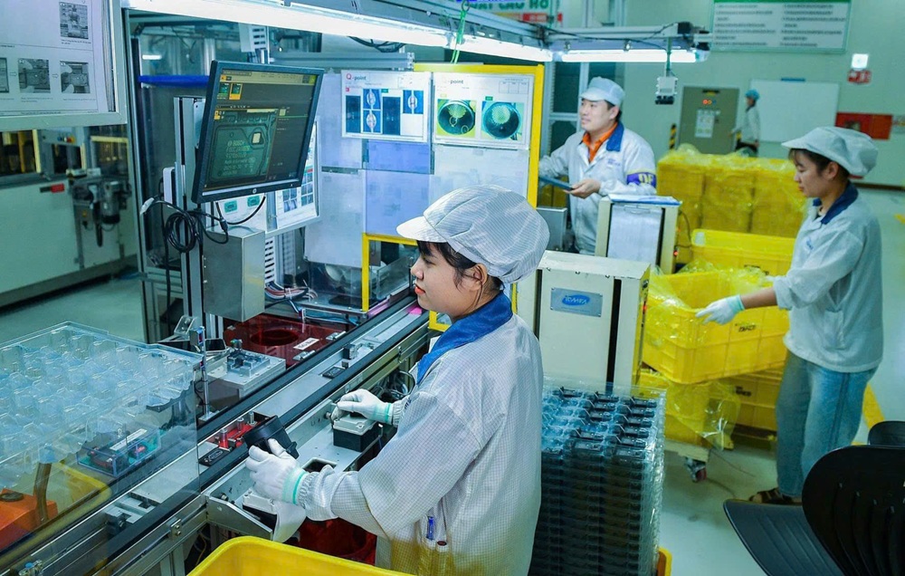 Sản xuất, lắp ráp linh kiện điện tử thông minh tại Công ty TNHH Hyundai Kefico Việt Nam