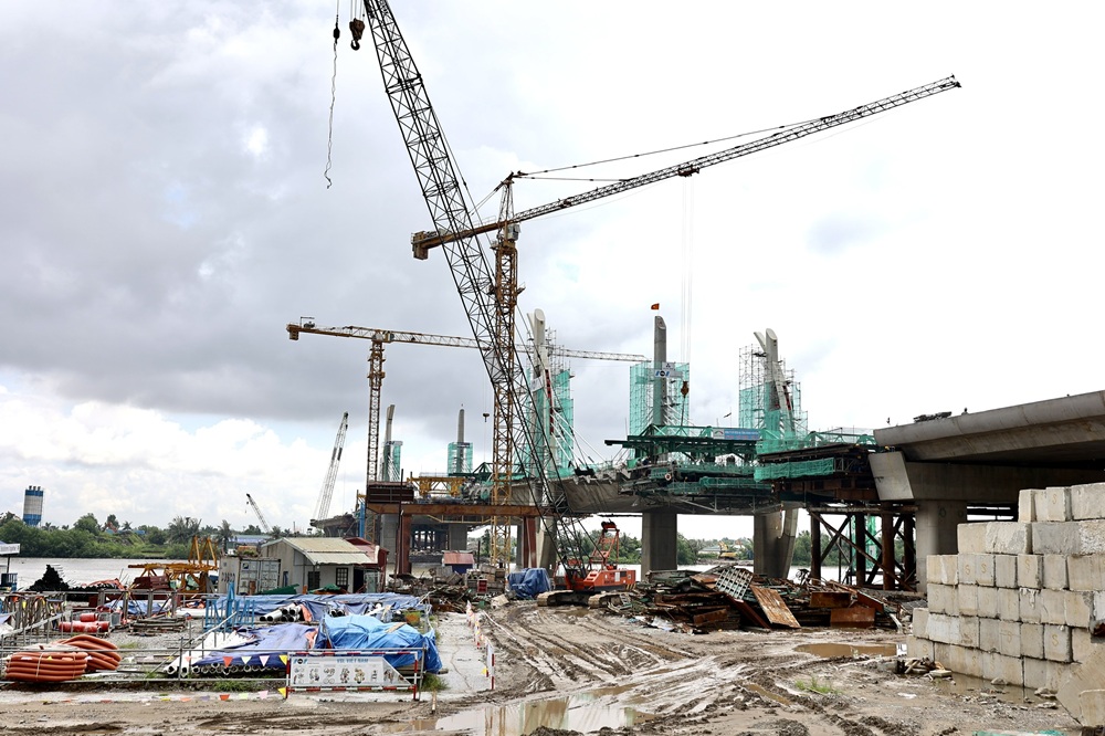 Theo báo cáo của Ban Quản lý Dự án đầu tư xây dựng công trình giao thông Hải Phòng, việc triển khai các Dự án đến nay cơ bản bảo đảm tiến độ theo yêu cầu đề ra. Ảnh: Nguyễn Lan