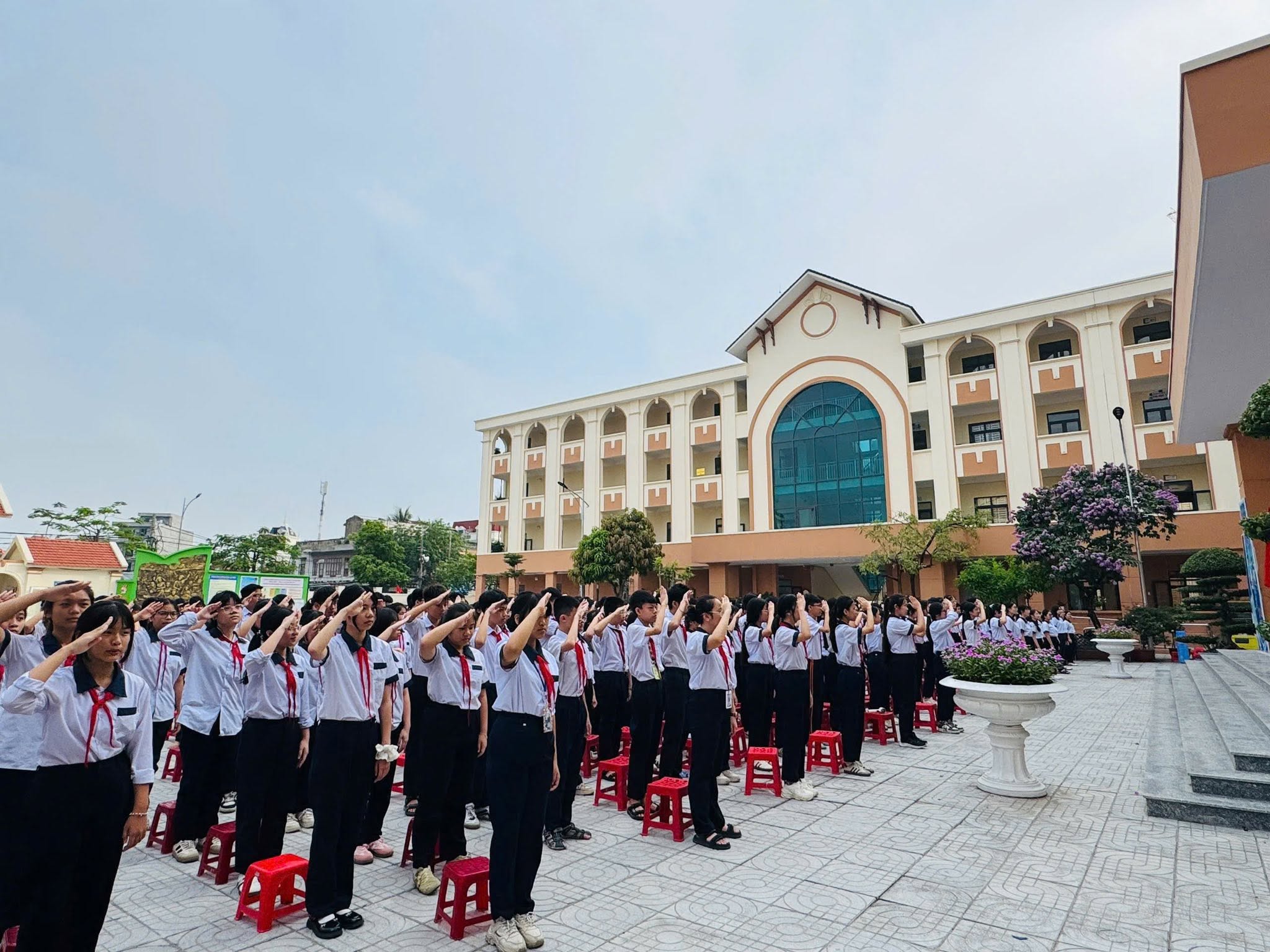 Một hoạt động tại Trường THCS Lạc Vi&ecirc;n, phường Ng&ocirc; Quyền