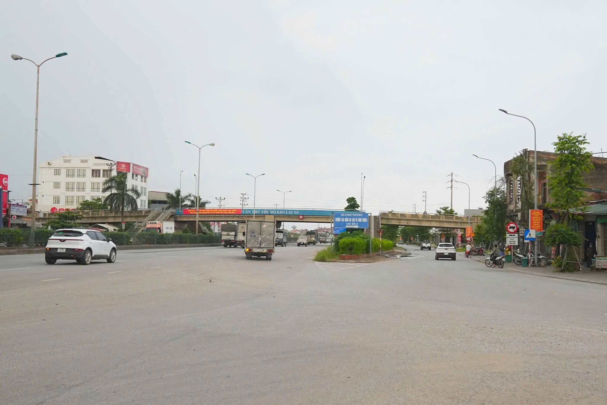 Quốc lộ 5- Khu vực gần ngã tư Lai Cách. Ảnh: Đàm Thanh