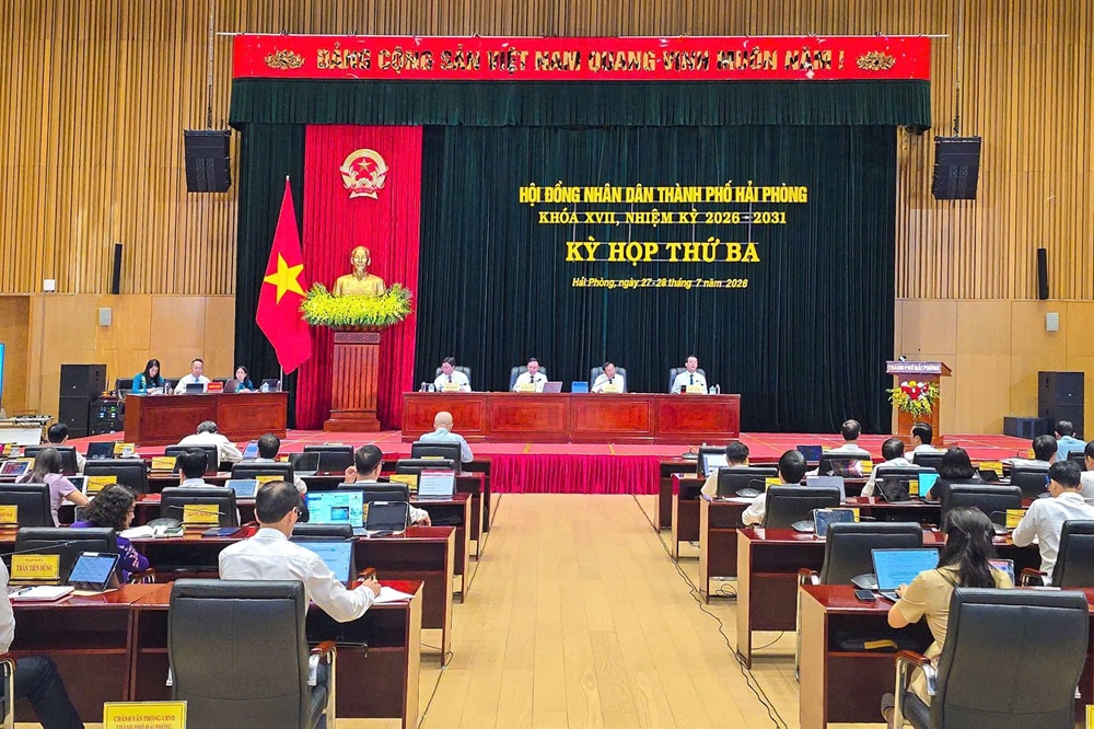Quang cảnh phi&ecirc;n bế mạc Kỳ họp