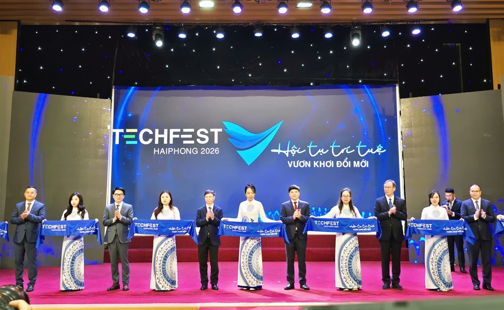 C&aacute;c đại biểu thực hiện nghi thức khai mạc Techfest HaiPhong 2026