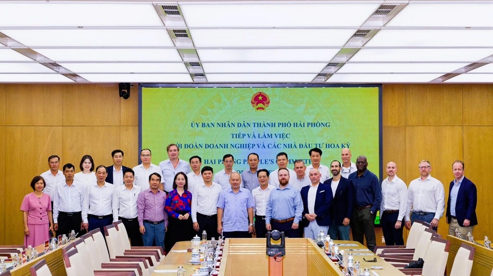 Các đại biểu chụp ảnh lưu niệm