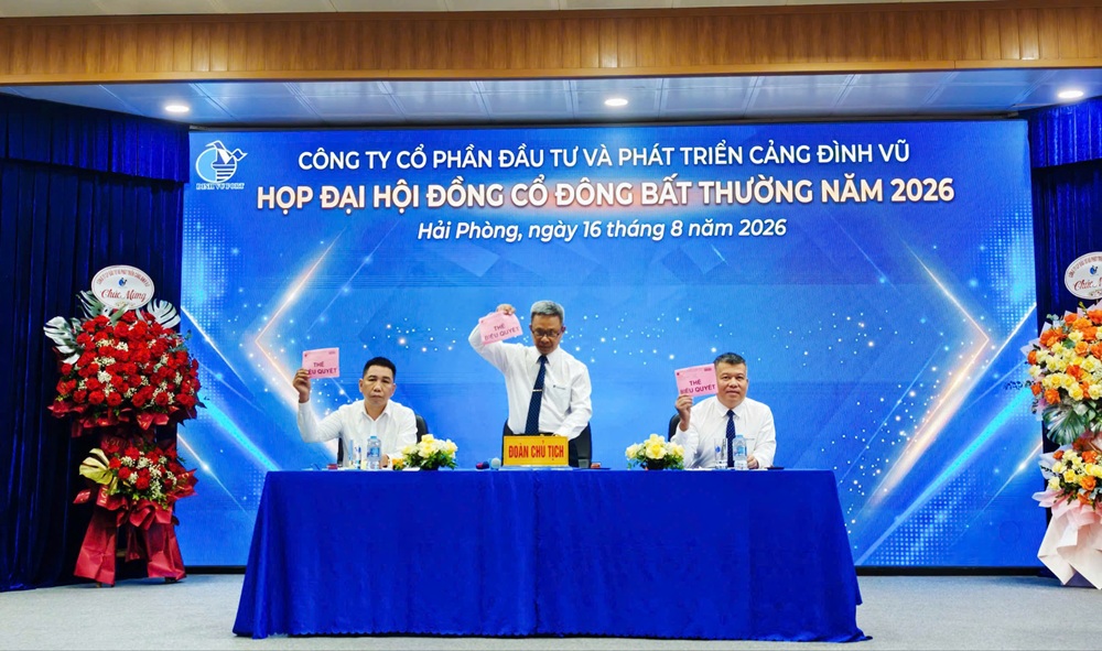 Đo&agrave;n chủ tịch điều h&agrave;nh Đại hội đồng c&ocirc; đ&ocirc;ng, phi&ecirc;n họp bất thường năm 2026. Ảnh: Thanh Sơn