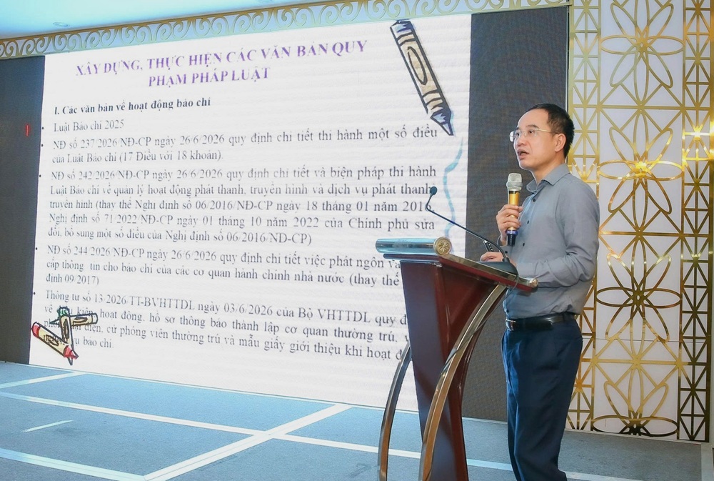 &Ocirc;ng Nguyễn Văn Hiếu, Ph&oacute; Cục trưởng Cục B&aacute;o ch&iacute; - Bộ Văn h&oacute;a, Thể thao v&agrave; du lịch chia sẻ về những điểm mới của Luật B&aacute;o ch&iacute;. Ảnh: Thanh Sơn