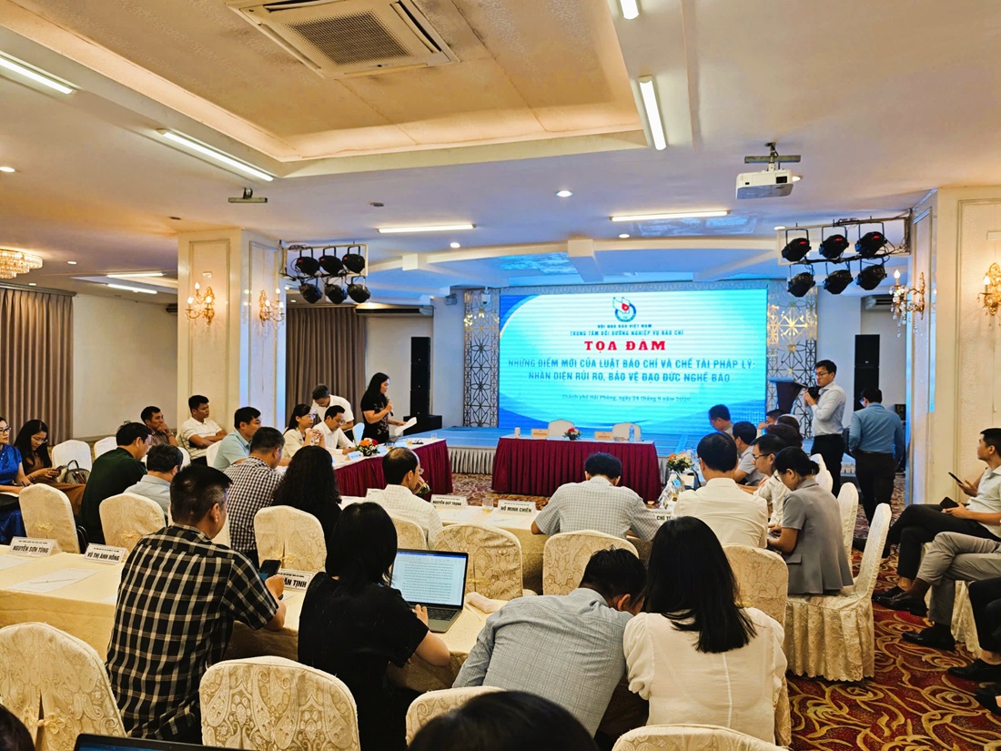 To&agrave;n cảnh tọa đ&agrave;m 