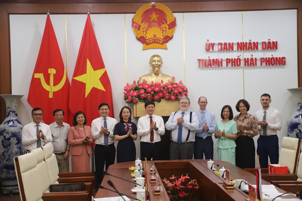 Ông Hoàng Minh Cường, Phó Chủ tịch UBND TP. Hải Phòng chủ trì buổi tiếp và làm việc Đoàn công tác Bộ Ngoại giao Liên bang Nga đến thăm và làm việc tại Hải Phòng tháng 4/2026