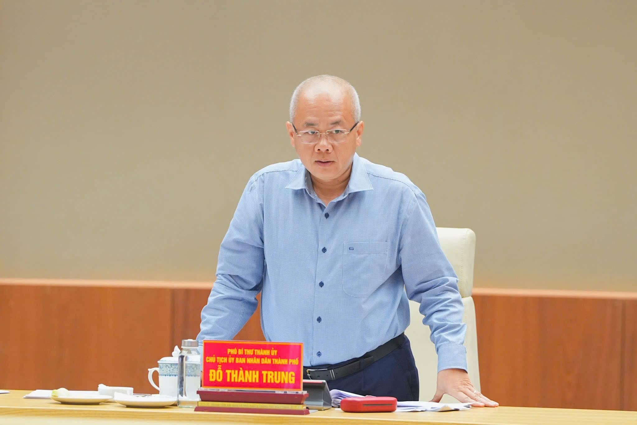 Ông Đỗ Thành Trung, Chủ tịch UBND TP. Hải Phòng phát biểu tại phiên họp
