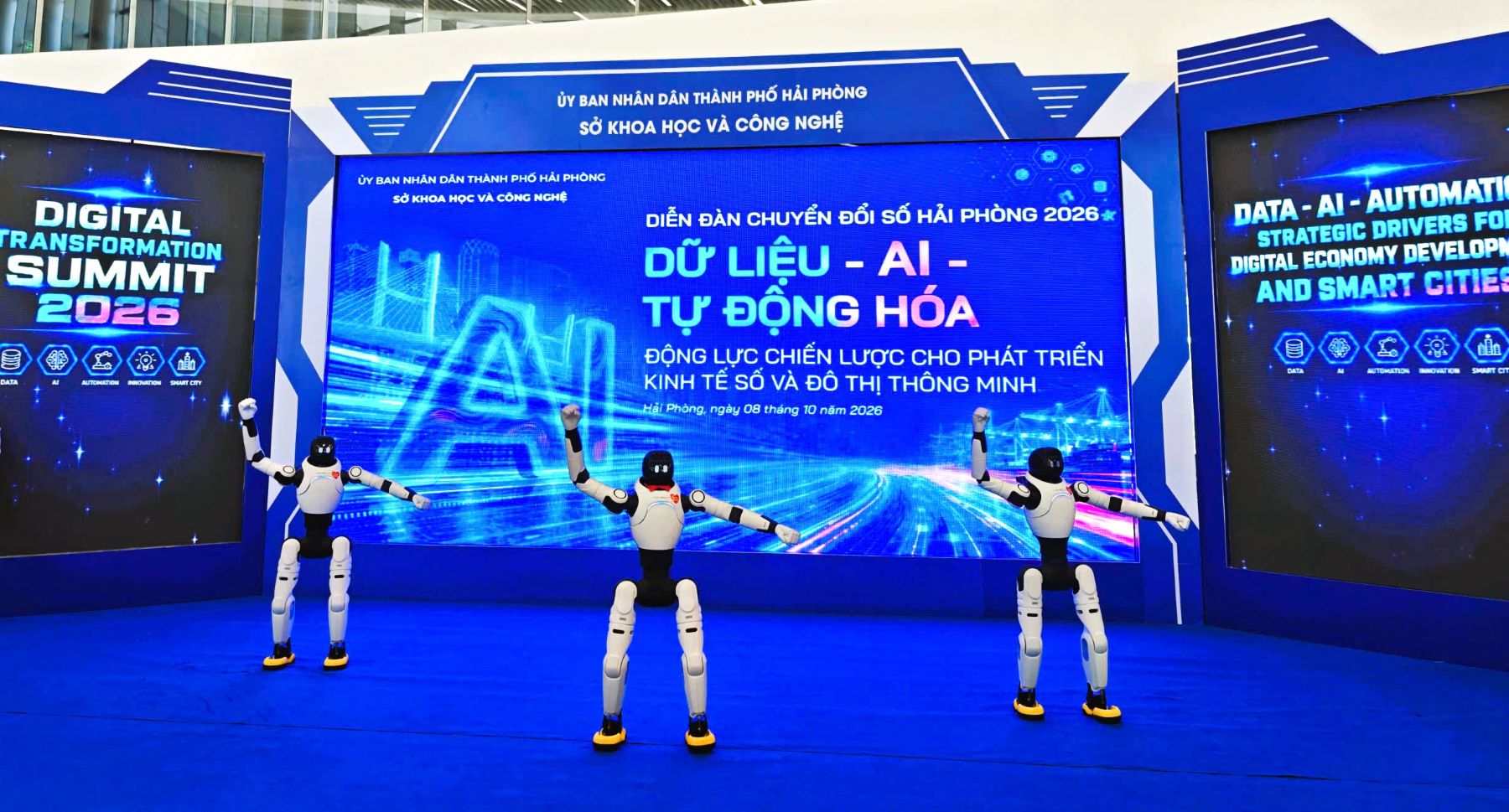 Trong khu&ocirc;n khổ phi&ecirc;n s&aacute;ng, chương tr&igrave;nh &ldquo;Kết nối số - Digital Connect&rdquo; Th&agrave;nh phố Hải Ph&ograve;ng năm 2026 đ&atilde; mang đến những m&agrave;n tr&igrave;nh diễn robot ấn tượng c&ugrave;ng sự xuất hiện của c&aacute;c sản phẩm c&ocirc;ng nghệ nổi bật