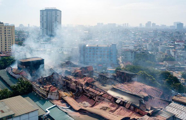 Đã hơn hai tuần kể từ khi xảy ra sự cố hỏa hoạn, chưa nhiều thông tin được công bố từ phía Rạng Đông