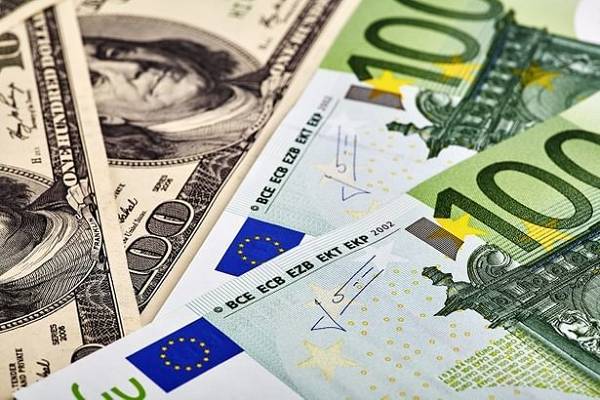 Đồng euro và bảng Anh đồng loạt lên giá mạnh với kỳ vọng về đàm phán Brexit được tái khởi động