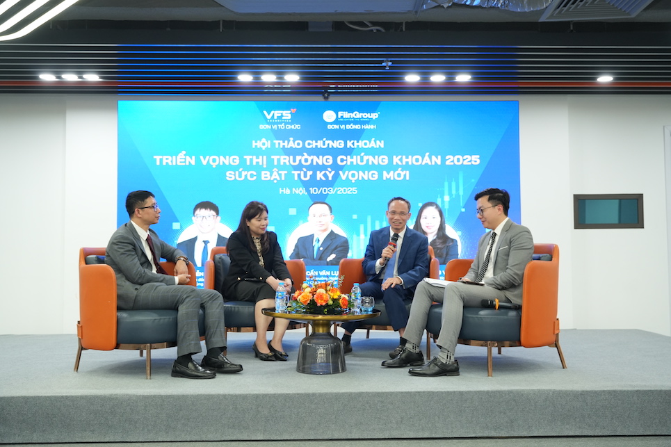 Hội thảo “Triển vọng thị trường chứng khoán 2025 - Sức bật từ kỳ vọng mới”  