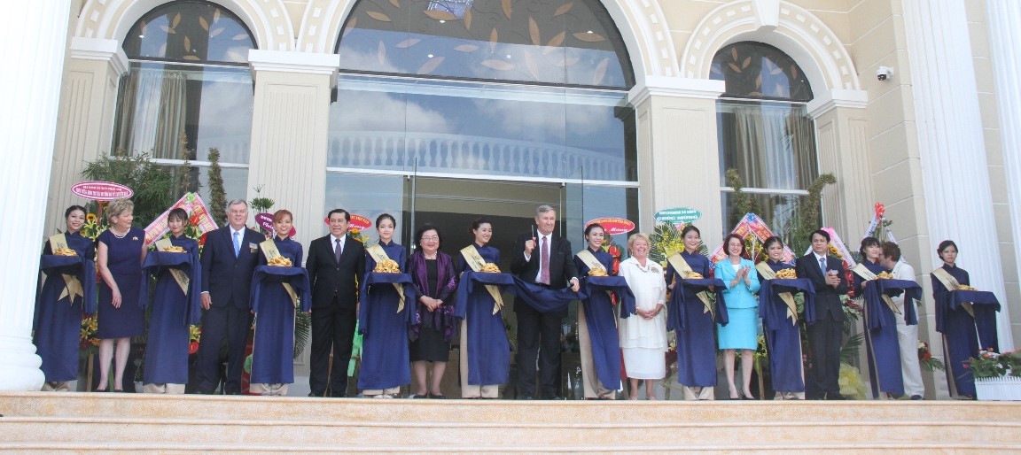 Cắt băng khánh thành và Tổng khai giảng Trường Đại học Mỹ tại Việt Nam