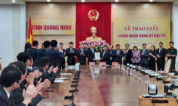 Tỉnh Quảng Ninh trao giấy chứng nhận đầu tư cho 2 Dự án đầu tư của Tập đoàn Thành Công.
