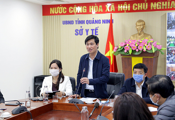 Nguyễn Tường Văn, Phó Bí thư Tỉnh uỷ, Chủ tịch UBND tỉnh, phát biểu chỉ đạo tại cuộc họp trực tuyến với các địa phương trong tỉnh