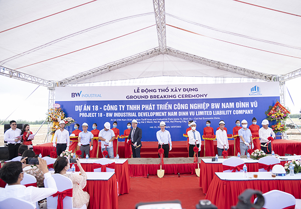 Ngày 15/7/2021, Dự án nhà xưởng xây sẵn tại KCN Nam Đình Vũ, được phát triển và vận hành bởi BW Industrial đã chính thức được khởi công và sẽ cung cấp 61.000m2 nhà xưởng.