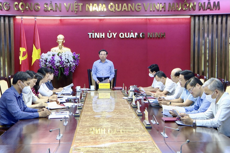 Ông Nguyễn Xuân Ký – Ủy viên Ban Chấp hành Trung ương Đảng, Bí thư Tỉnh ủy, Chủ tịch HĐND tỉnh Quảng Ninh - chủ trì cuộc họp xem xét thi hành kỷ luật đối với tổ chức đảng và đảng viên có vi phạm theo thẩm quyền ngày 13.6.2022. Ảnh: Hoàng Nga.