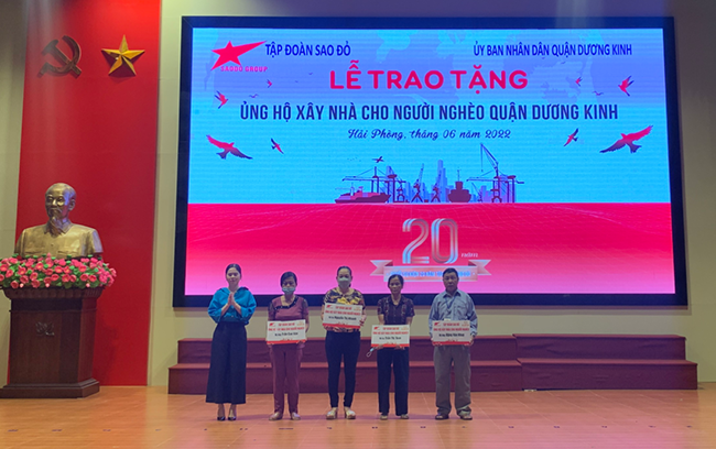 Nhiều ngôi nhà khác sẽ được hoàn thành này đến cuối năm 2022 từ quỹ ủng hộ xây nhà cho người nghèo và người có công với cách mạng của Tập đoàn Sao Đỏ.