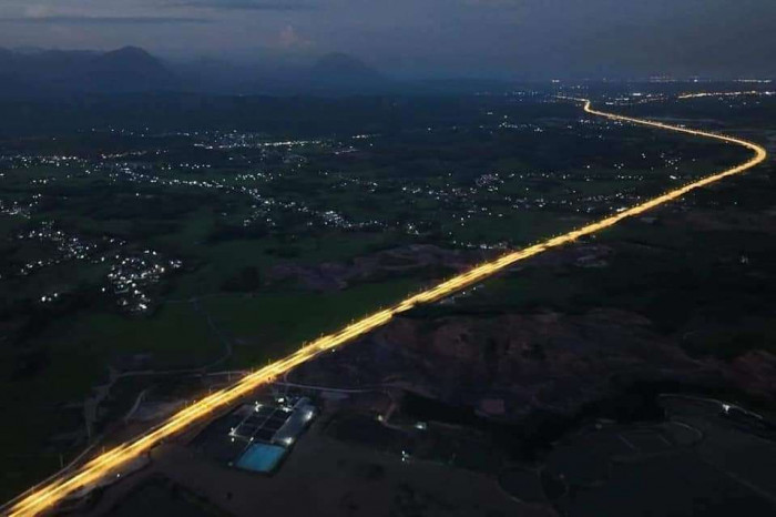 tuyến cao tốc đầu tiên, duy nhất tại Việt Nam được trang bị điện chiếu sáng toàn tuyến