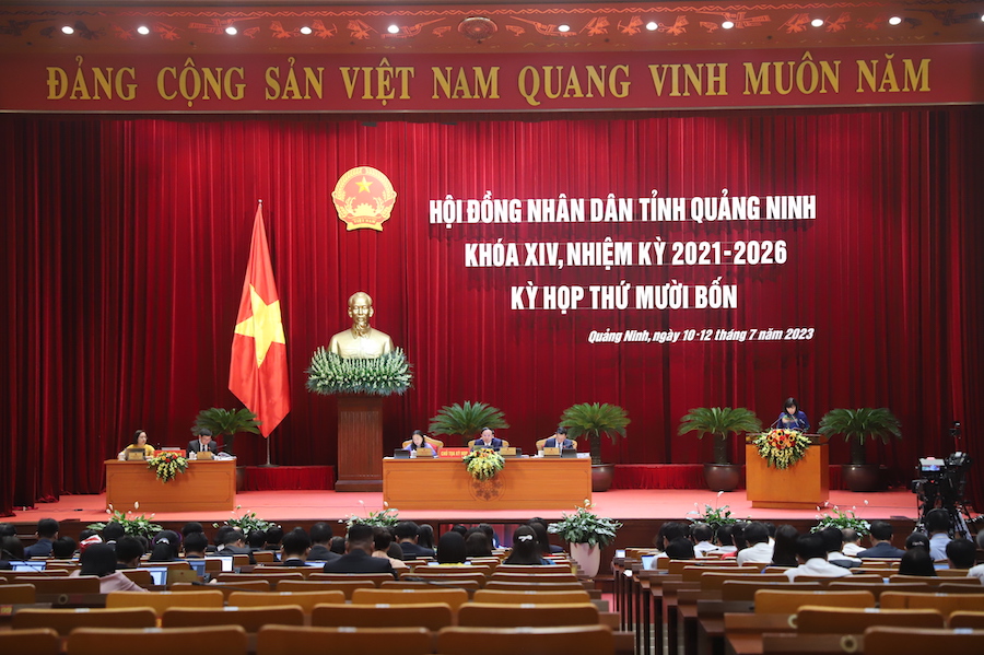 Khai mạc kỳ họp thứ 14 - phiên giữa năm của HĐND tỉnh Quảng Ninh khoá XIV, nhiệm kỳ 2021-2026. Ảnh: Thu Lê.