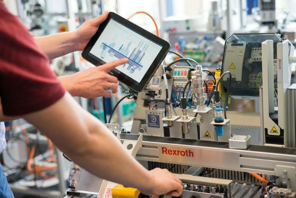 Công ty Truyền động và Điều khiển Bosch Rexroth là công ty toàn cầu có nhiều kinh nghiệm tập trung vào các phân khúc thị trường như: Ứng dụng Cơ giới, Ứng dụng Máy móc, Thiết bị và Kỹ thuật Cơ khí, Thiết bị tự động hóa nhà máy, Năng lượng tái tạo 