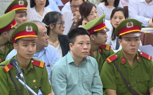 Ông Hà Văn Thắm, nguyên Chủ tịch HĐQT OCeanBank tại phiên tòa sáng 28/8 Ảnh: Xuân Hoa