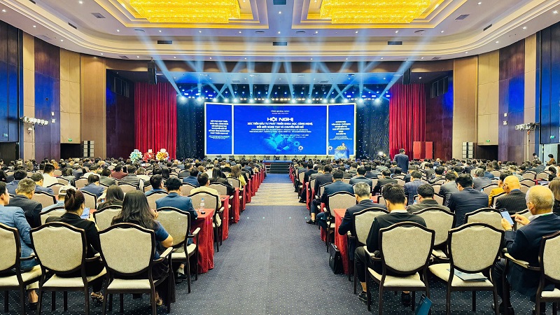 Hội nghị có sự tham dự của khoảng 450 đại biểu trong và ngoài nước. Ảnh Tiến Dũng
