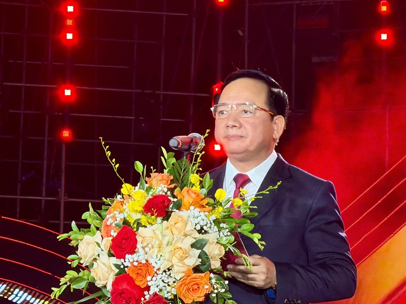 ông Trịnh Văn Quyết, Ủy viên Bộ Chính trị, Bí thư Trung ương Đảng, Trưởng ban Tuyên giáo và Dân vận Trung ương phát biểu tại buổi lễ. Ảnh T.T