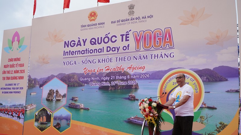 ông Sunil Koul, đại diện Đại sứ Ấn Độ tại Việt Nam chia sẻ tại buổi lễ. Ảnh Tiến Dũng