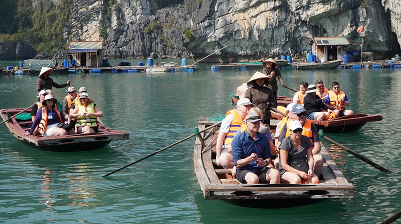 Quảng Ninh đang hướng đến nh&oacute;m kh&aacute;ch c&oacute; mức chi ti&ecirc;u cao. Ảnh Tiến Dũng