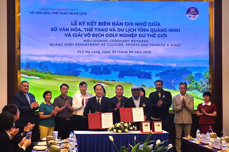 Đại diện Sở Văn h&oacute;a, Thể thao v&agrave; du lịch tỉnh Quảng Ninh v&agrave; WAGC k&yacute; kết Bi&ecirc;n bản ghi nhớ th&uacute;c đẩy ph&aacute;t triển du lịch golf v&agrave; x&uacute;c tiến c&aacute;c sự kiện golf quốc tế tại Quảng Ninh. 
