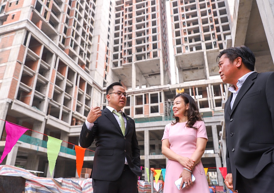 Đại diện Chủ đầu tư cùng đối tác TPBank và Ricons tham quan Dự án và căn hộ mẫu thực tế sau lễ ký kết