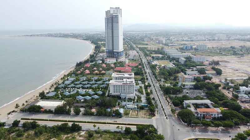 Ninh Thuận đang phát triển bất động sản ven biển. Ảnh: Nguyễn Toàn.