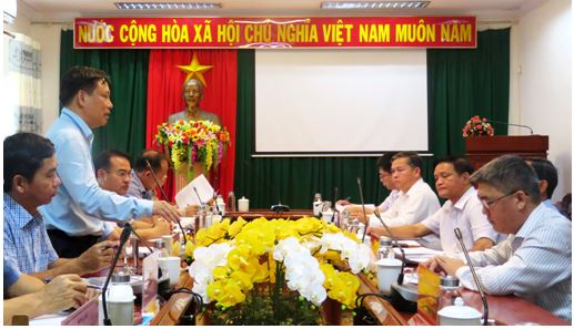 Ông Nguyễn Xuân Cường, Cục trưởng Cục Đường bộ Việt Nam làm việc với tỉnh Phú Yên liên quan đến khắc phục hư hỏng Quốc lộ 1.