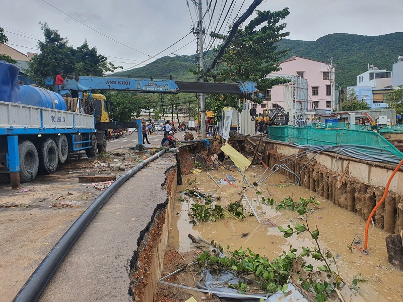 sự cố gây sụt lún vỉa hè và nền đường Hoàng Văn Thụ xung quanh khu vực xây dựng Dự án Chung cư cao tầng Phú Tài Central Life 