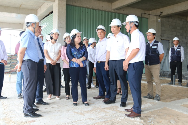 Lãnh đạo tỉnh Phú Yên kiểm tra tiến độ thi công Dự án Bệnh viện Sản nhi tỉnh Phú Yên mới vào ngày 26/2/2024. Dự án có quy mô 400 giường bệnh.