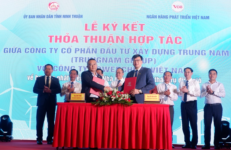 Trung Nam Group và Power China Việt Nam hợp tác nghiên cứu phát triển Dự án Nhà máy sản xuất tháp trụ điện gió và kết cấu thép tại Cà Ná
